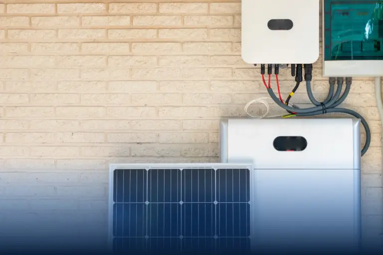 Baterías de respaldo para paneles solares instaladas en una casa de Miami